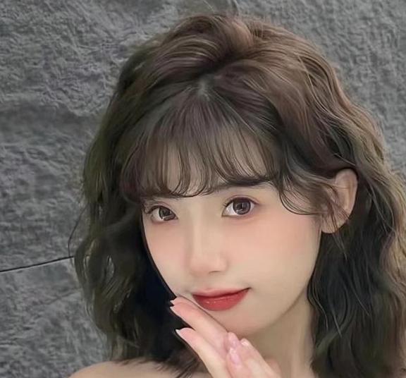 2024最新女式短發(fā)發(fā)型，展現(xiàn)自信與美麗的青春風(fēng)采