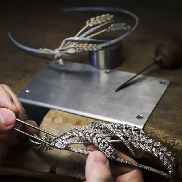 首飾最新技術(shù)，友情的溫馨陪伴與故事