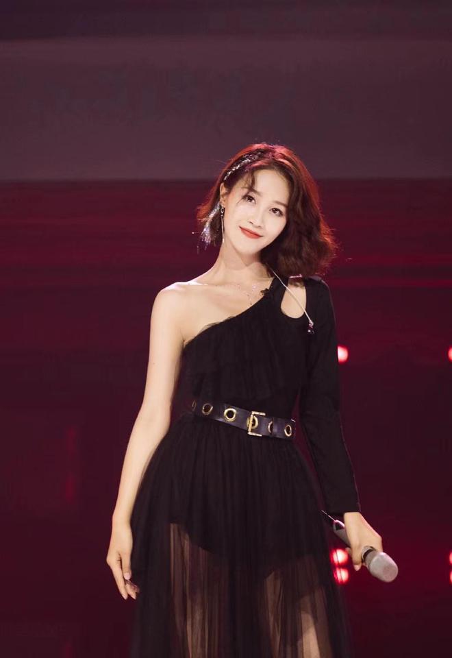 藍盈瑩最新動態(tài)，演技與公眾形象的閃耀碰撞