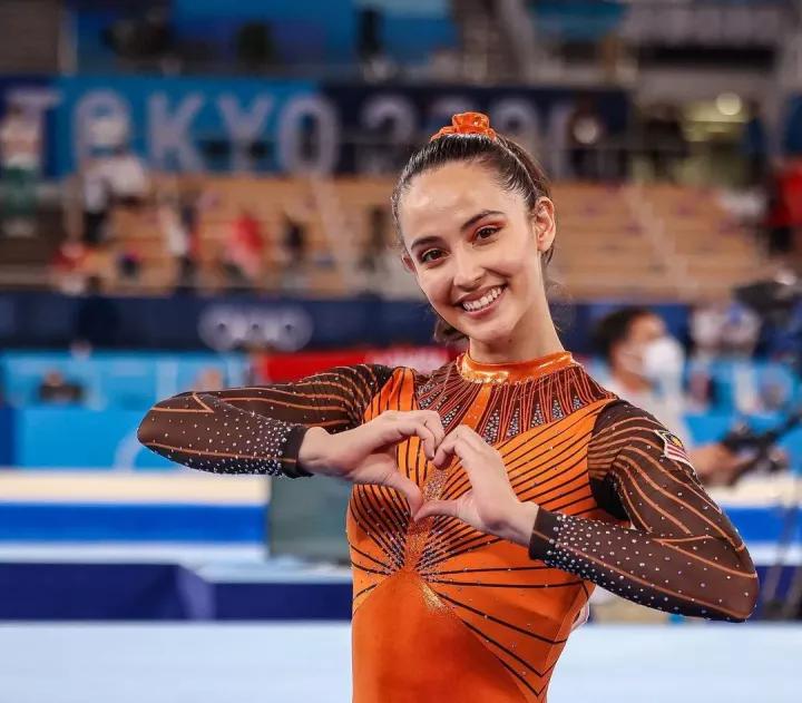 最新法拉女神與大自然美景的邂逅，內(nèi)心平和的追尋