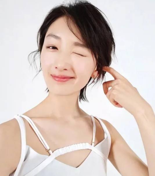 多元審美時代下的獨特魅力，小眼睛明星的魅力風采