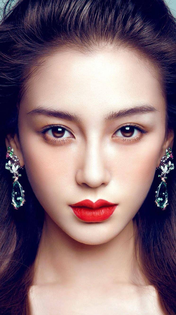 女明星唇色之旅，探尋內(nèi)心平靜的唇妝藝術(shù)