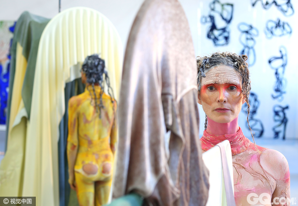 最新人體藝術(shù)展示，小巷深處的藝術(shù)秘境探索