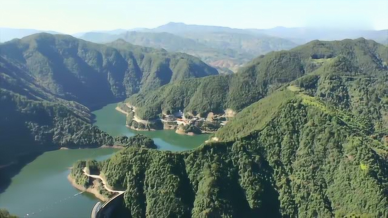 風(fēng)水大師揭秘，墳地選址奧秘與大自然美景的邂逅之旅