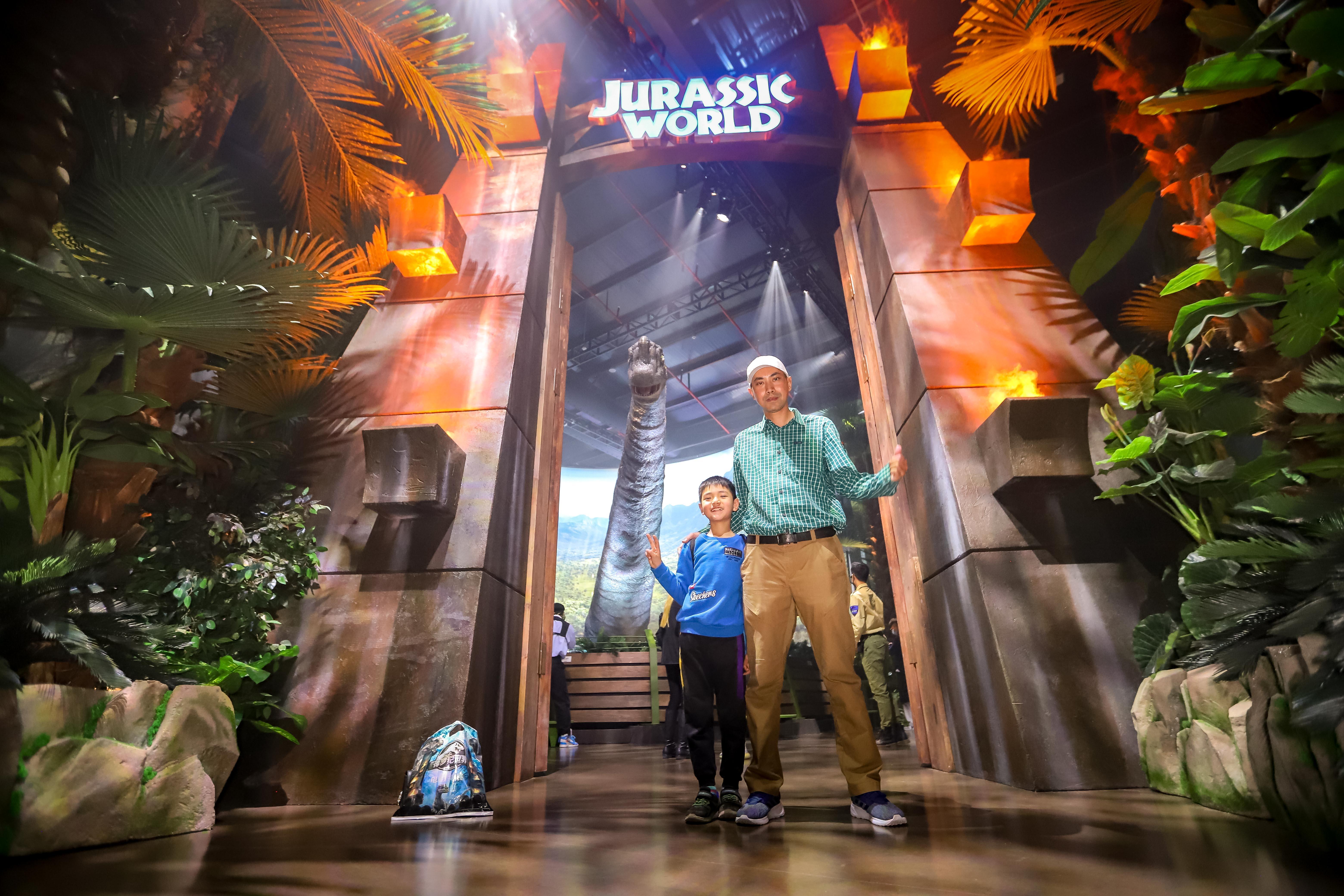 侏羅紀世界電影，自然探險之旅，探尋內心平和與幽默的旅程