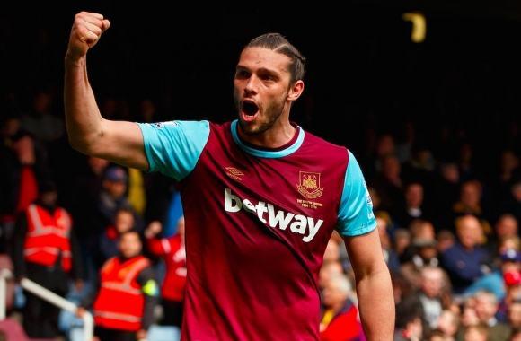 實(shí)況足球8最新轉(zhuǎn)會(huì)動(dòng)態(tài)，轉(zhuǎn)會(huì)市場風(fēng)云變幻揭秘