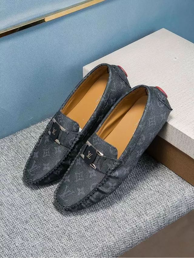 LV最新男鞋，時尚之選，情感之絆