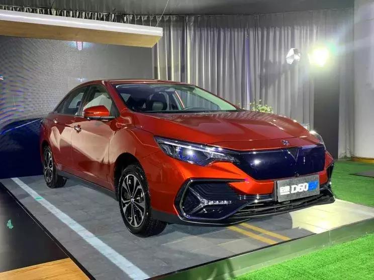 WEY最新款，駕馭變化，自信啟程未來