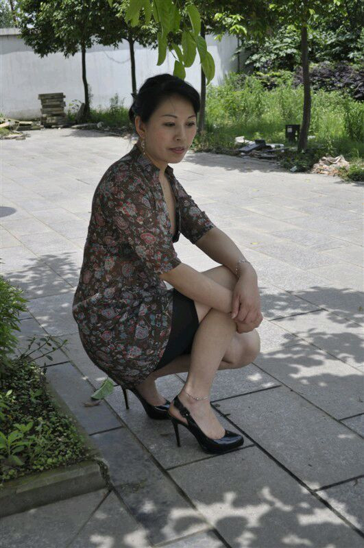 最新熟女論壇免費(fèi)，自信與成就感的蛻變，熟女們的勵(lì)志前行之路！