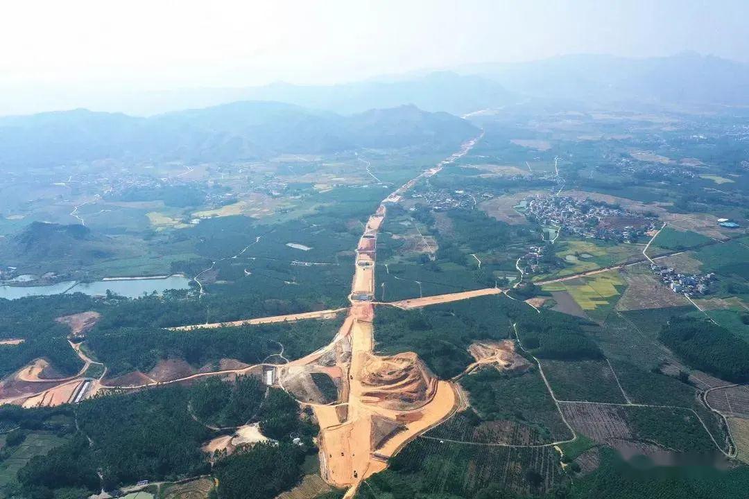 武鳴最新航拍，城市新貌的窺探與觀點闡述