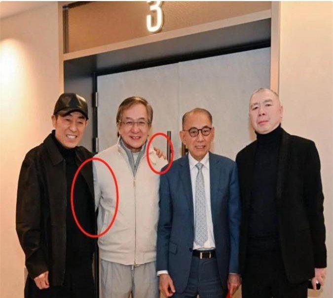 成龍最新動態(tài)揭秘，小巷深處的驚喜探索之旅（2025年）