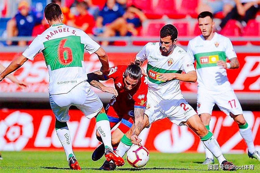 西甲賽場(chǎng)激戰(zhàn)正酣，熱血沸騰瞬間大揭秘！