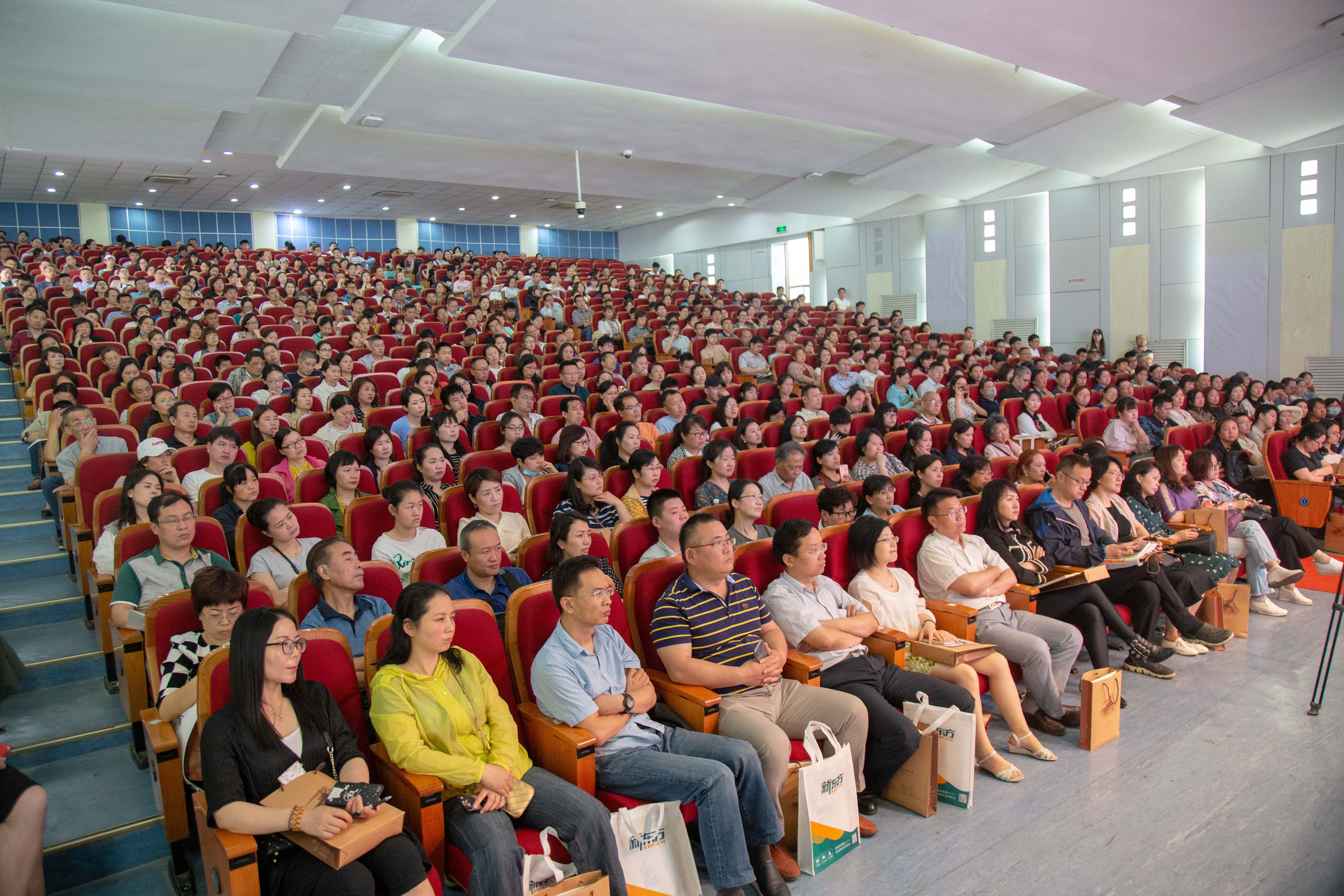 最新直播熱潮，變化中的學(xué)習(xí)，自信與成就的力量