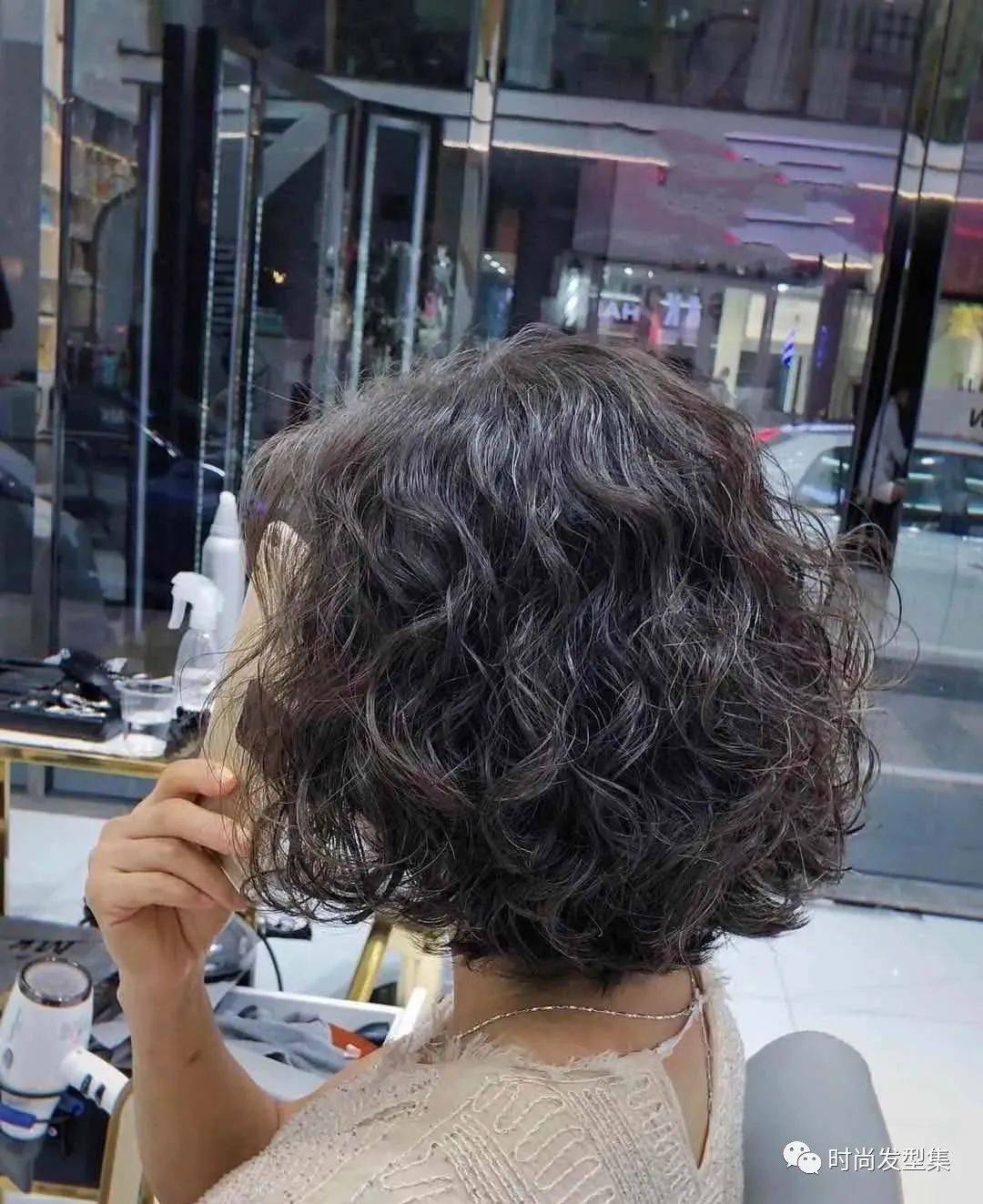 時尚潮流新選擇，最新造型燙燙發(fā)引領(lǐng)潮流風(fēng)向標(biāo)
