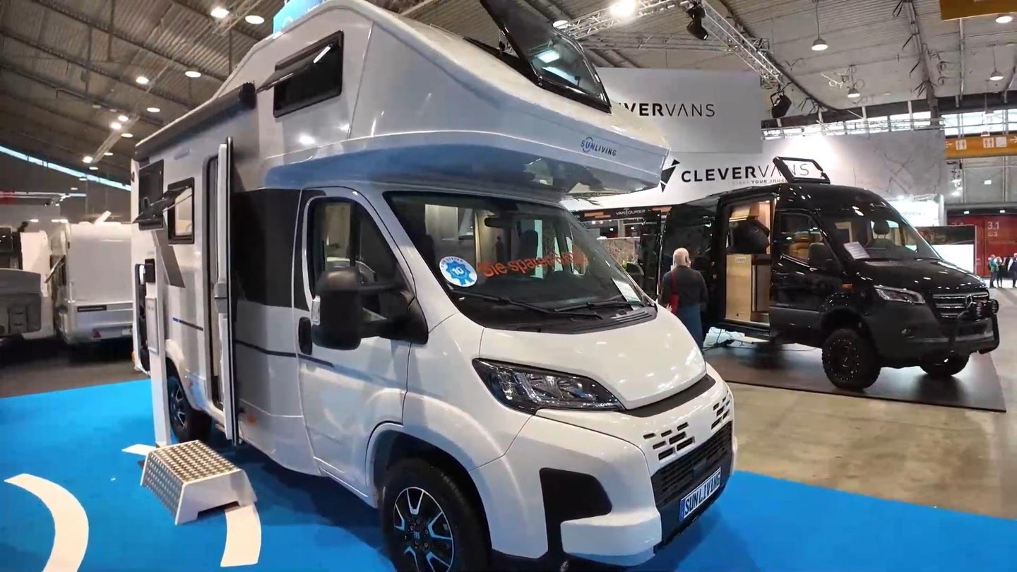 探索小巷中的驚喜，揭秘最新款房車發(fā)布，帶你領(lǐng)略未來生活新體驗