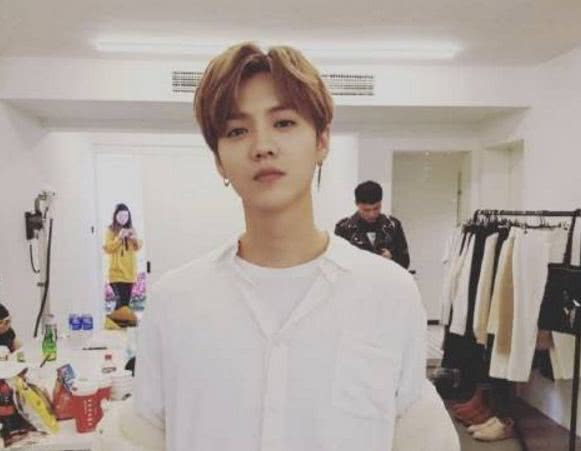 鹿晗2025最新照片，自然之旅的心靈觸摸