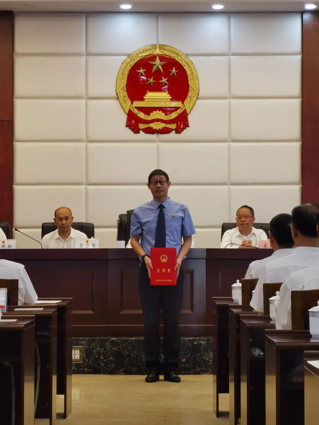 張宇新引領(lǐng)科技革新，揭秘其最新任職與高科技產(chǎn)品新動(dòng)向